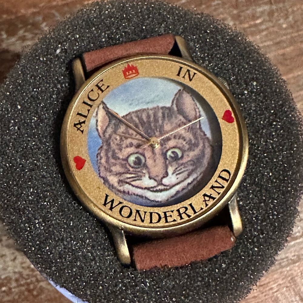 Rare Alice in Wonderland Cheshire Cat watch MacMillan 90's vintage NIB